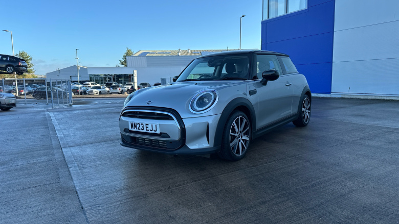 MINI Hatchback 1.5 Cooper Classic Premium 3dr Petrol Hatchback